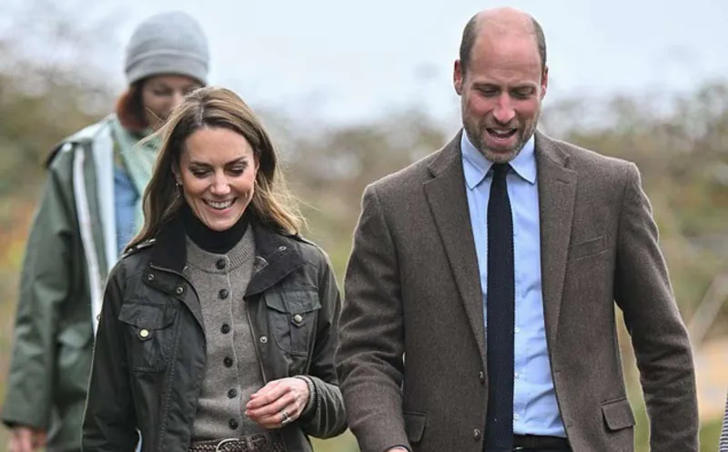 لحظة دافئة بين الأمير ويليام وكيت في مزرعة إيرلندا الشمالية.. ماذا حدث؟ (فيديو)