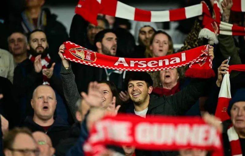 كيف قلب أرسنال موازين المباراة بخطوة مفاجئة داخل ملعب الإمارات؟ (فيديو)