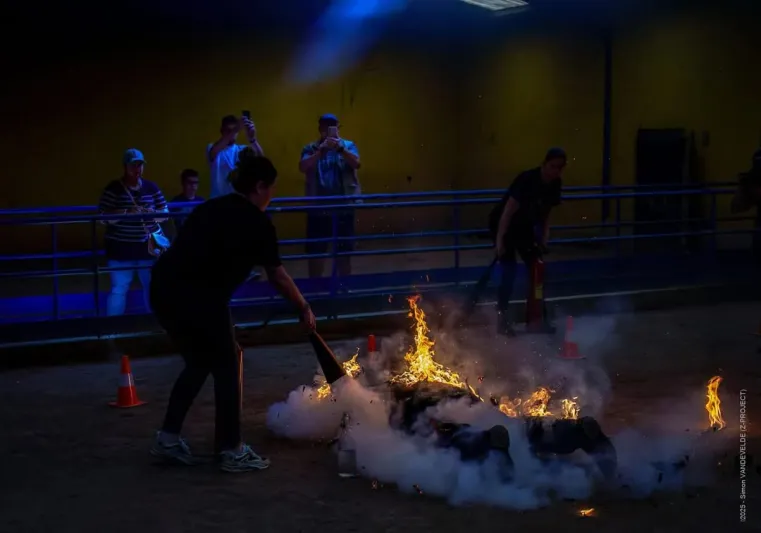 موسوعة غينيس توثق أخطر عرض ناري في تاريخها (فيديو)