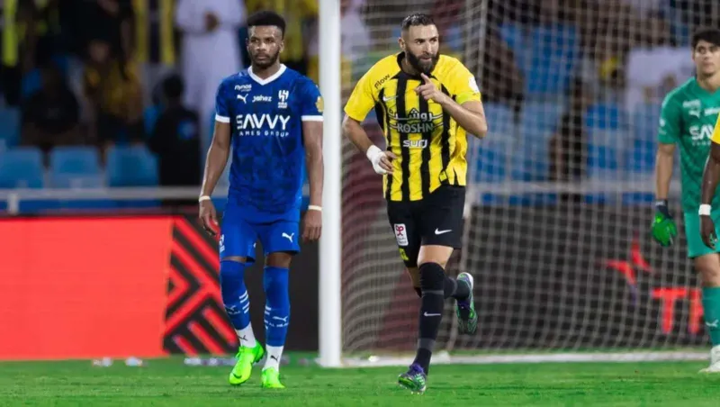 تشكيلة الهلال والاتحاد قبل القمة المنتظرة.. غيابات مؤثرة وعودة نجوم الصف الأول