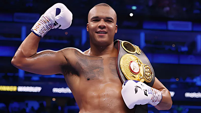 فابيو ووردلي يصعق جوزيف باركر بإيقاف مثير للجدل (فيديو)