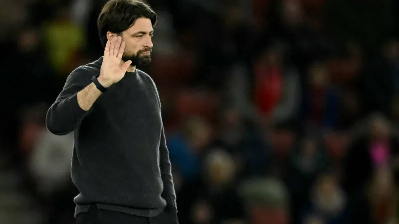 أقصر فترة في تاريخ النادي.. رينجرز يُقيل راسل مارتن بعد 17 مباراة فقط