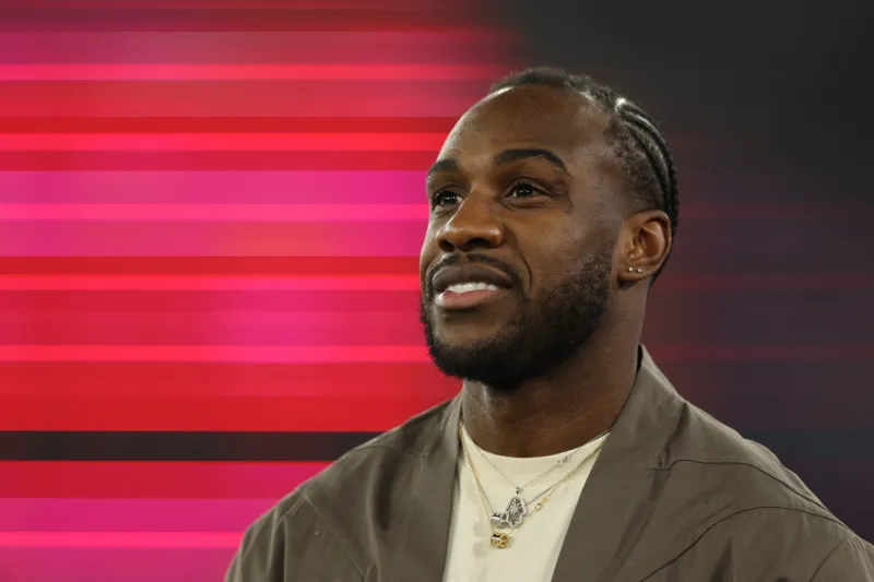 سيارة اللاعب ميكائيل أنطونيو المحطمة تُعرض للبيع بعد نجاته من حادث مروع