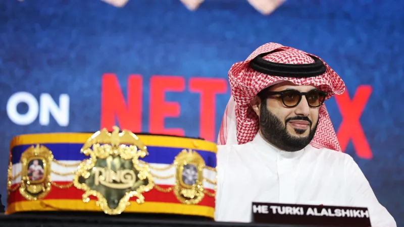 تركي آل الشيخ يلمّح إلى مفاجأة كروية من الليغا في موسم الرياض (فيديو)