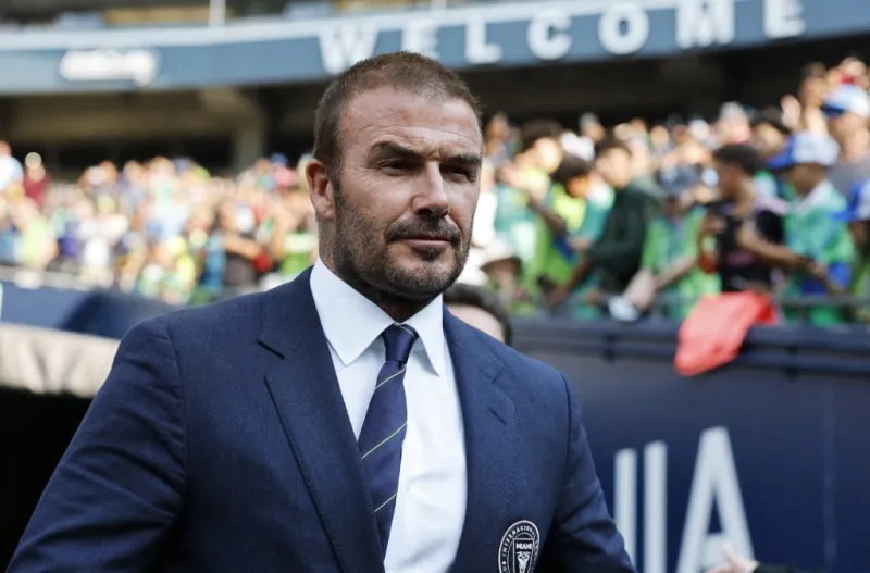 هل يعود ديفيد بيكهام إلى مانشستر يونايتد عبر بوابة الاستثمار الإماراتي؟