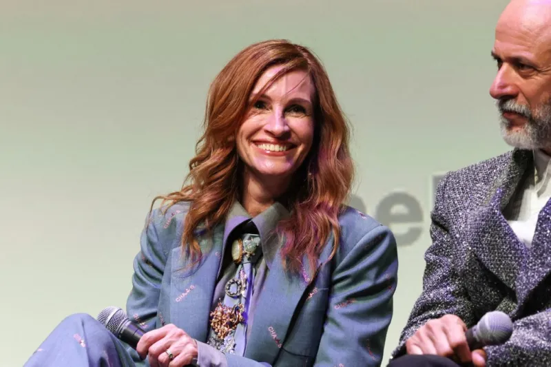 في عيد ميلادها الـ58.. كم تبلغ ثروة جوليا روبرتس؟