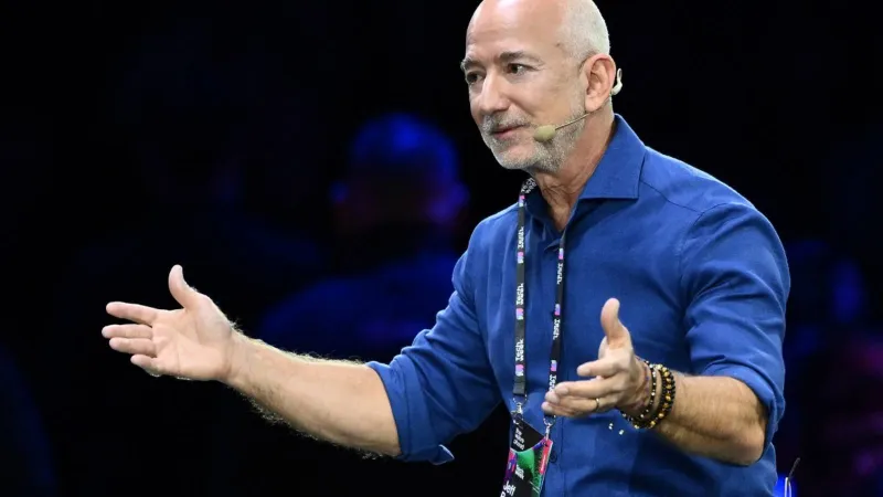 جيف بيزوس يتخيل المستقبل: كيف سيعيش البشر بحلول 2045؟