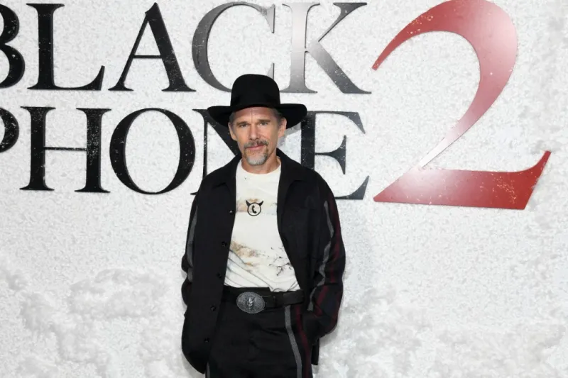 عودة القاتل المقنّع.. Black Phone 2 يحقق أرباحًا هائلة في صالات السينما