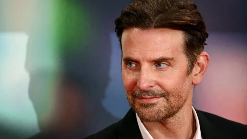 هل خضع برادلي كوبر لعملية شد الوجه ؟ خبير يجيب (فيديو)