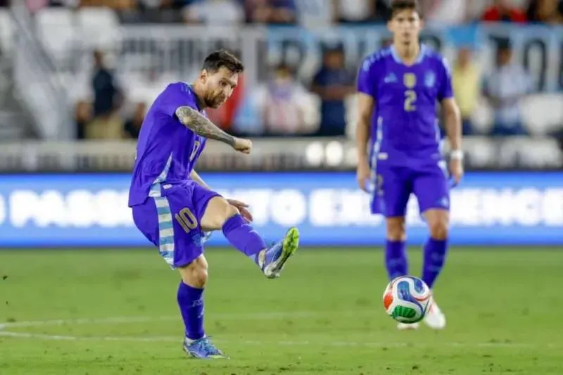 تفاصيل صادمة في عقد ميسي الجديد.. كم سيحصل سنويًا من إنتر ميامي؟