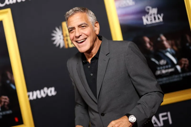 سرقة متحف اللوفر تُلهم جورج كلوني لفيلمه المقبل (فيديو)