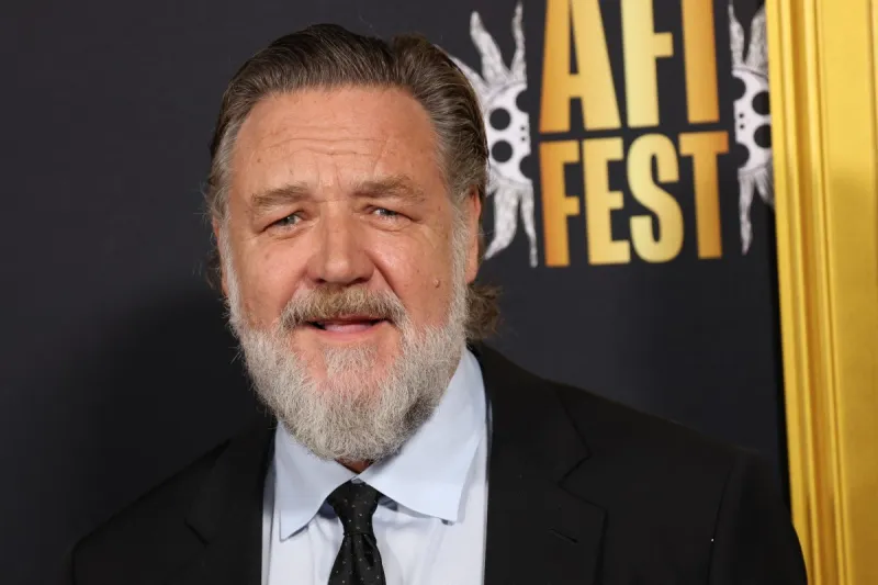 راسل كرو يتألق بساعة رولكس دايتونا كوزموغراف في مهرجان AFI