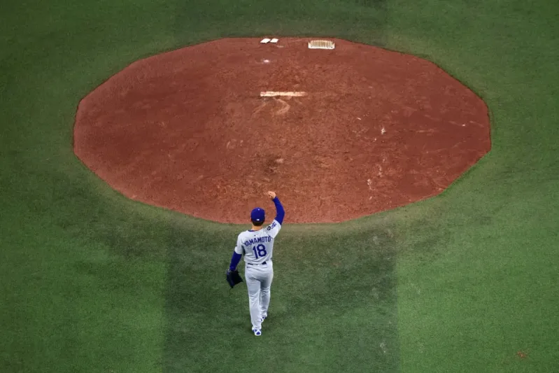 أغلى بطاقة بيسبول في التاريخ.. إصدار بيب روث لعام 1914 يُباع بأكثر من 4 ملايين دولار