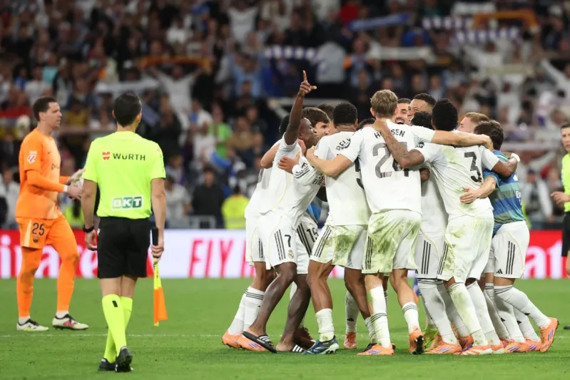 دين هويسين يثير الجدل بعد الكلاسيكو بتصرف غير متوقع ضد برشلونة (فيديو)