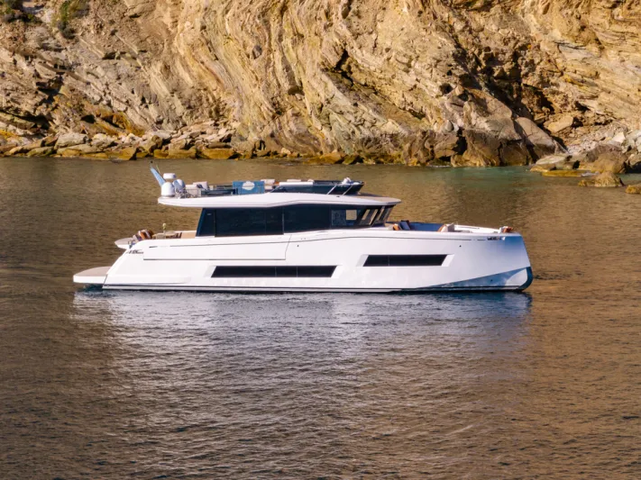 يخت Endurance 72.. ترف عائم فوق الأمواج يجمع بين الطابع العملي والأناقة