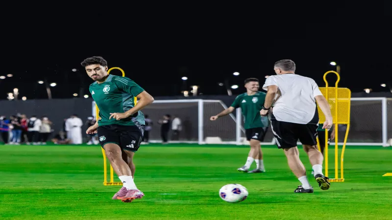 تفاصيل مباراة الأخضر السعودي ضد العراق: التشكيل والغيابات وفرص التأهل