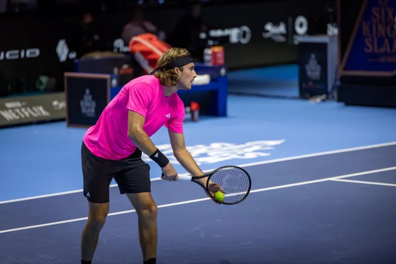 تسيتسيباس يثني على Six Kings Slam: بطولة مثيرة ومستقبل واعد للتنس