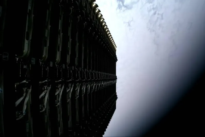 سبيس إكس تطلق القمر الصناعي رقم 10 آلاف ضمن مشروع ستارلينك (فيديو)