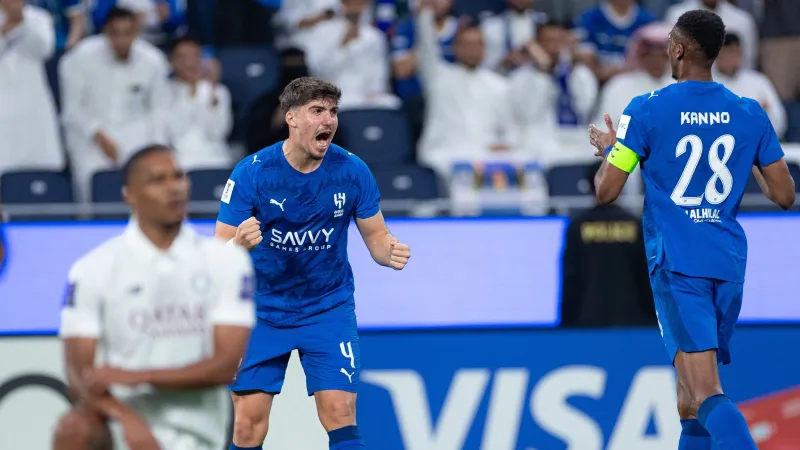 الزعيم يواصل التألق.. الهلال يتصدر مجموعته بثلاثية في شباك السد (فيديو)