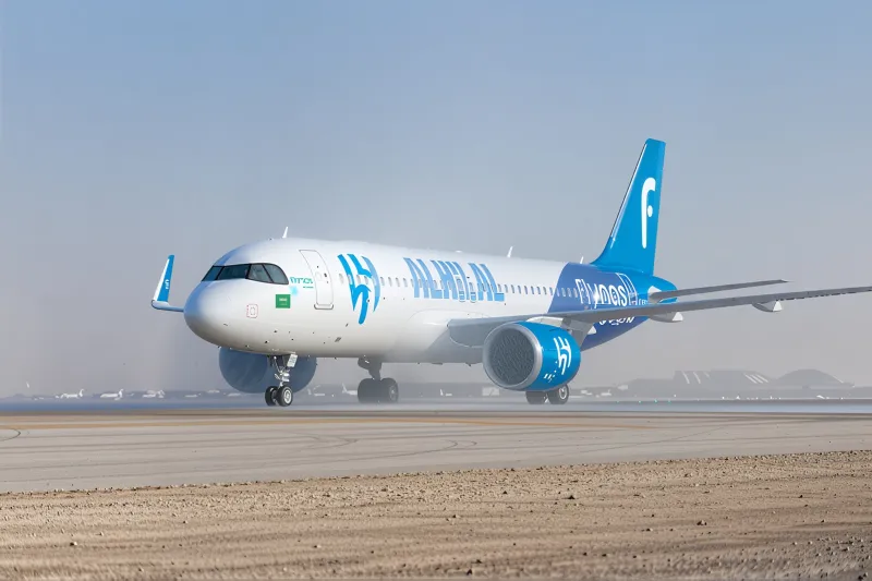 الهلال السعودي يدشّن أول طائرة تحمل هويته الخاصة (فيديو)