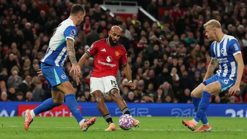 مانشستر يونايتد يواصل انتفاضته برباعية أمام برايتون ويصعد للمركز الرابع (فيديو)