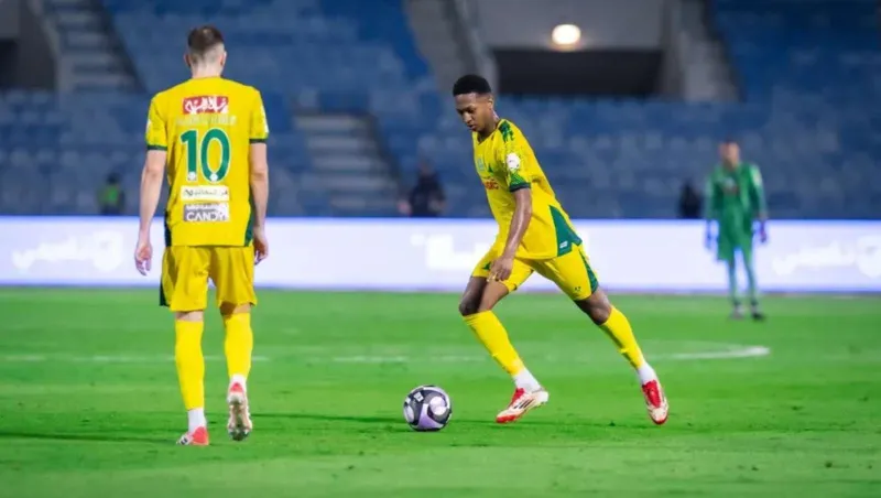 الميركاتو الشتوي يشتعل مبكرًا.. ماذا وراء اهتمام الهلال بمراد هوساوي؟ 