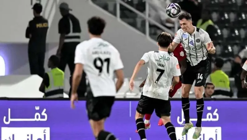 الشباب يهدر فوزًا سهلًا ويتعادل مع ضمك رغم التفوق العددي في دوري روشن.. فيديو 