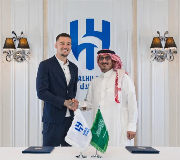 رسمياً.. سافيتش يُجدد عقده مع الهلال حتى صيف 2028