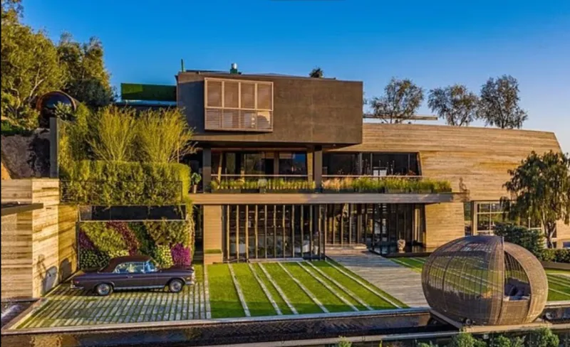 مطالبات بالتخلص من قصر بقيمة 125 مليون دولار.. فما السر؟