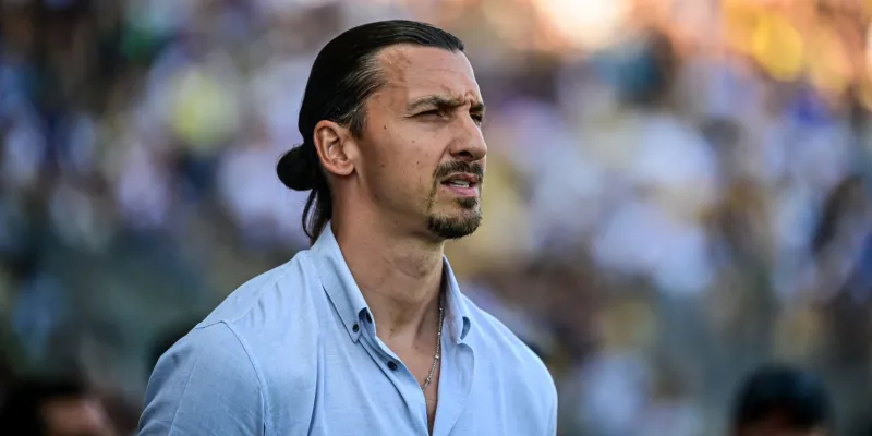 نجم ميلان الشاب كاماردا يلفت الأنظار ورسائل قديمة تبرز علاقتَه مع زلاتان