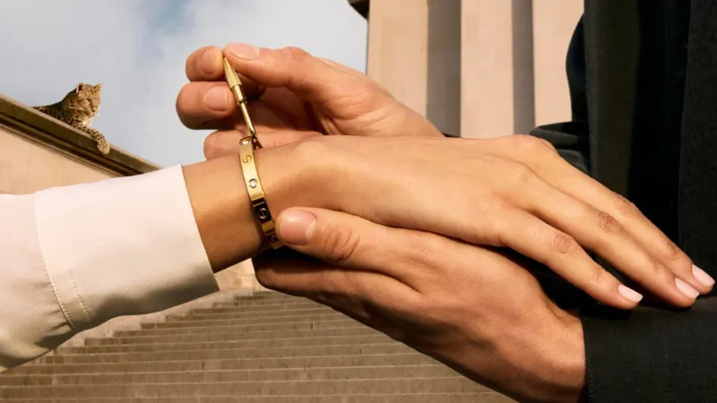 قيد الحب يتحرّر.. كارتييه تفتح فصلاً جديدًا من الأبدية