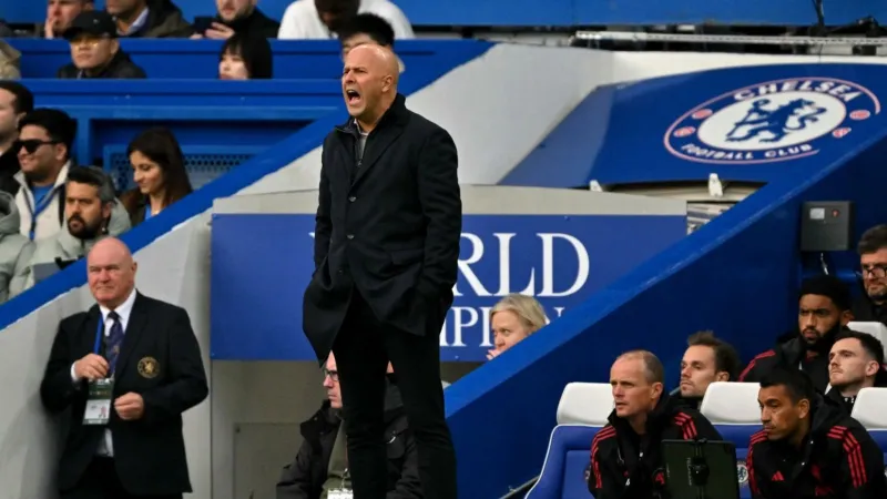 بعد الخسارة أمام تشيلسي: اعترافات صادمة لمدرب ليفربول عن أداء محمد صلاح المخيب