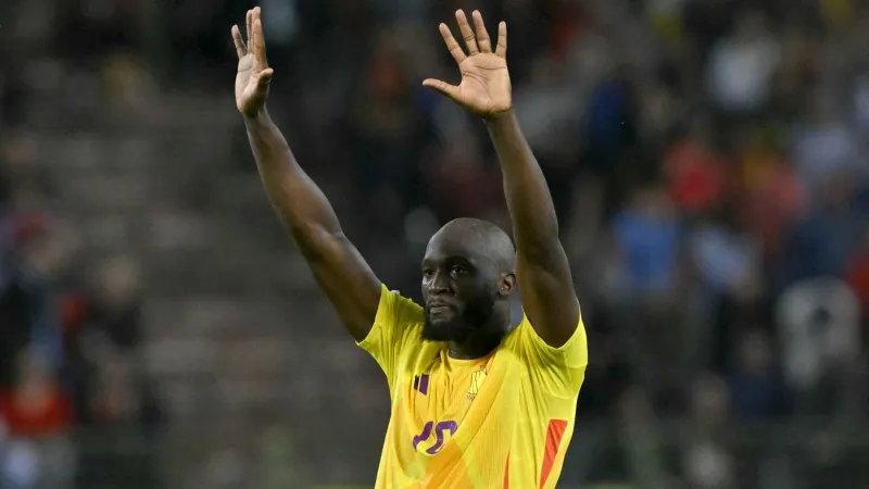 روميلو لوكاكو يكشف تفاصيل دخوله في مشاجرة مع أحد أولياء الأمور خلال مباراة لابنه