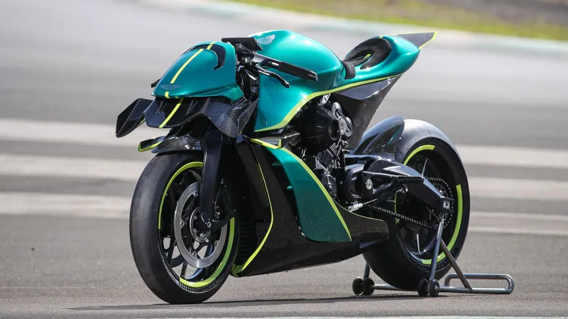 بقوة 225 حصانًا ووزن خفيف.. دراجة أستون مارتن الجديدة تنافس السوبركار