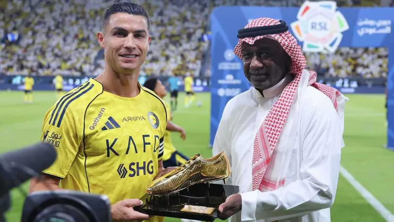 أسطورة النصر يوجّه رسالة تحفيزية بعد تصدر “العالمي” لدوري روشن