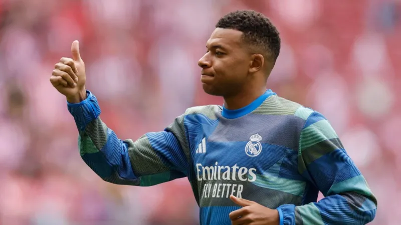 مبابي وبي إم دبليو.. تحالف جديد يجمع السرعة والتكنولوجيا