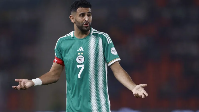 رياض محرز يكشف سرّ غرفته الخاصة مع الجزائر منذ 11 عامًا