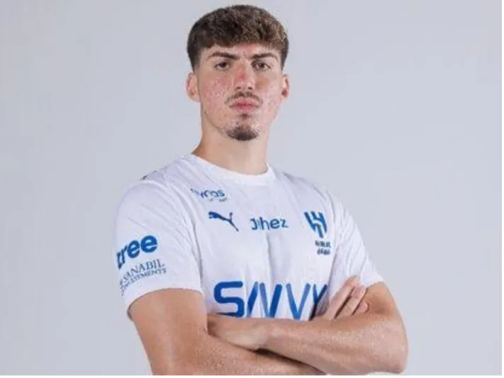  يوسف أكتشيشيك لاعب الهلال يواصل تدريباته المكثفة 