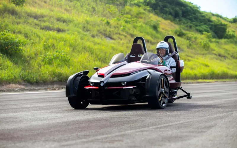 ياماها تكشف عن تريسيرا الكهربائية بثلاث عجلات قابلة للتوجيه