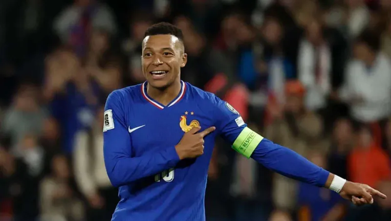 مبابي: راموس كان قائدًا في باريس رغم عدم حمله الشارة