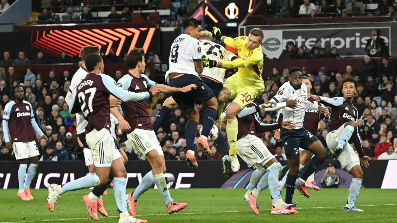 في مباراة مثيرة.. أستون فيلا يتغلب على بيرنلي ويعزز موقعه بالدوري الإنجليزي