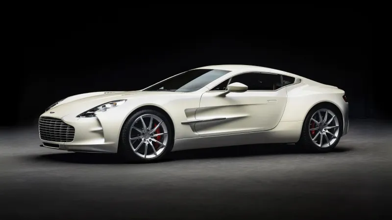 أستون مارتن One-77 2010: عرض نادر في أبوظبي مع محرك V12 (فيديو)