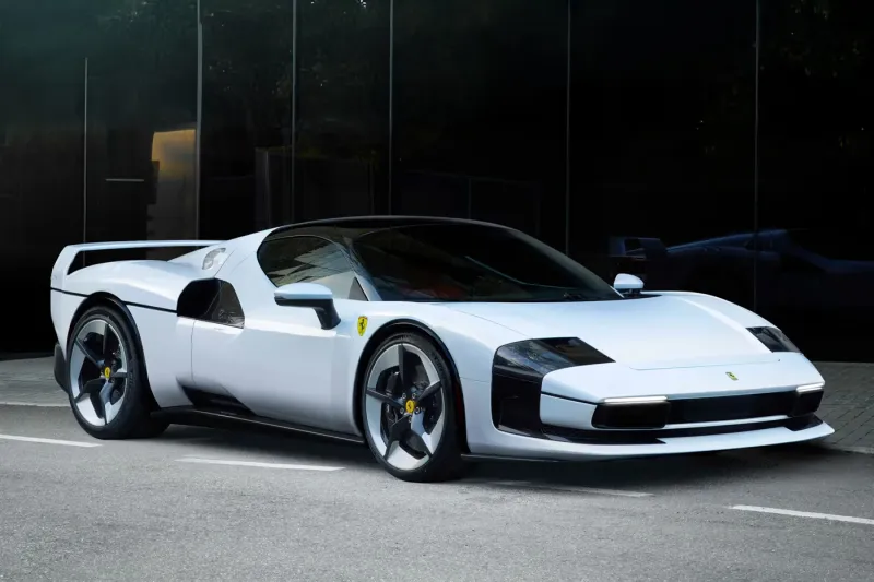 فيراري تكشف عن موديل SC40 المخصص المستوحى من الأسطورية F40 (فيديو)