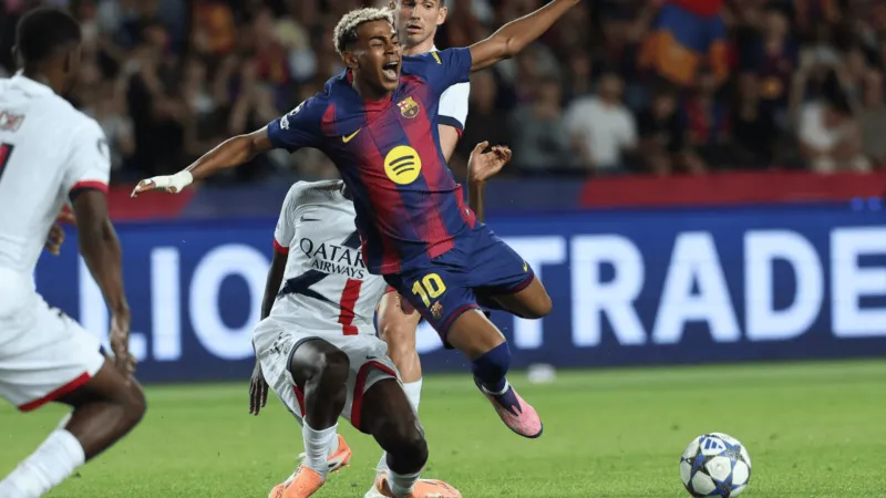 يامال في قائمة إسبانيا رغم الإصابة.. وبرشلونة يُعبر عن استيائه