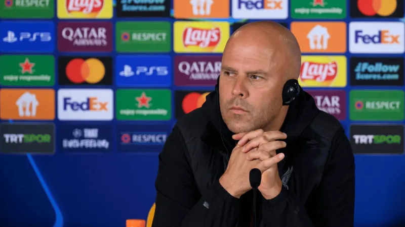 سلوت يتحدث عن أزمة ليفربول: لماذا بقي محمد صلاح على مقاعد البدلاء؟