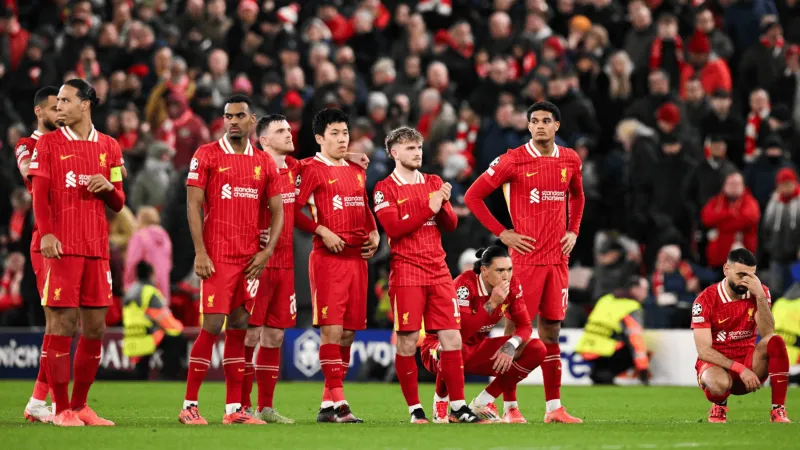 ليفربول يتلقى الهزيمة الثالثة تواليًا ويمنح أرسنال الصدارة (فيديو) 