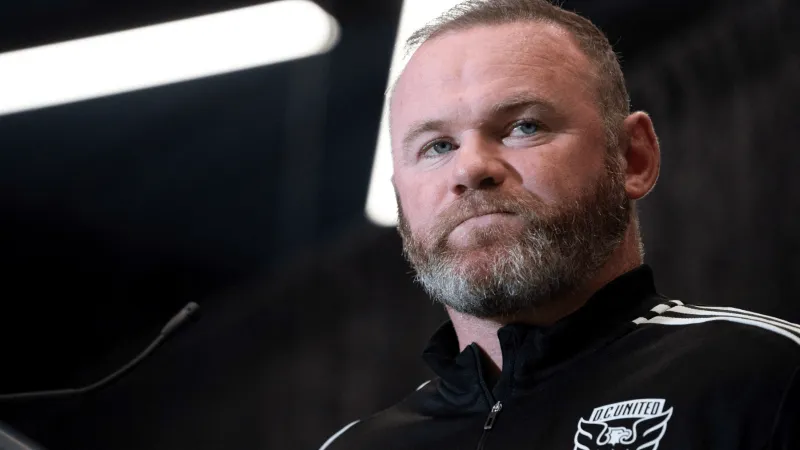 واين روني يكشف سر "المصاصة" الشهيرة بعد أكثر من 20 عامًا