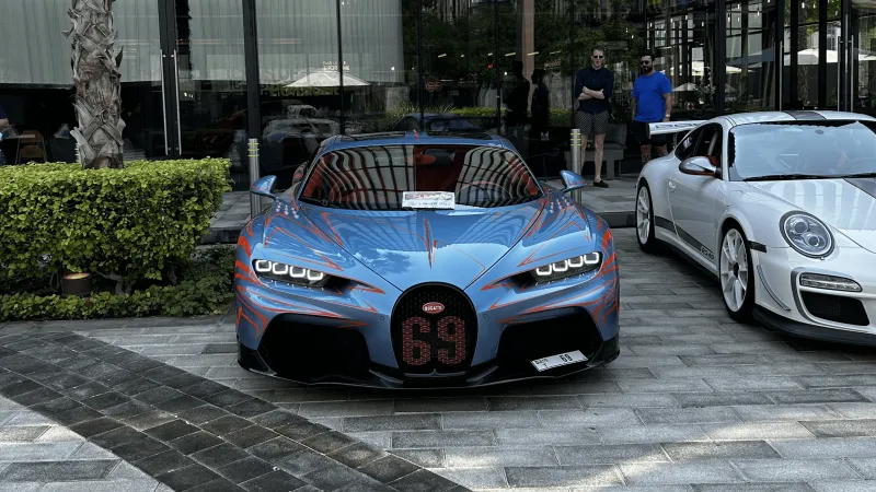  بوجاتي شيرون سوبر سبورت “أمواج الضوء” تثير الجدل بتصميمها اليدوي المعقد (فيديو)