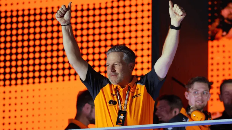 براون يقود ماكلارين لتخطي فيراري.. قيمة الفريق تقفز إلى 5 مليارات دولار