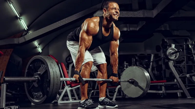 مدرب لياقة: الرفعة الميتة تستهدف الظهر أكثر من الساقين